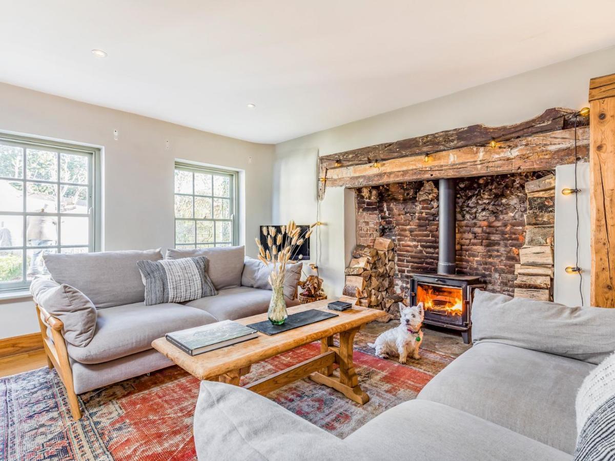 Pass The Keys Charming Downland Cottage Chichester Exterior photo
