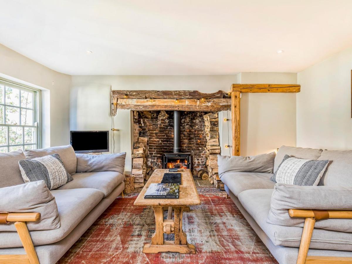 Pass The Keys Charming Downland Cottage Chichester Exterior photo