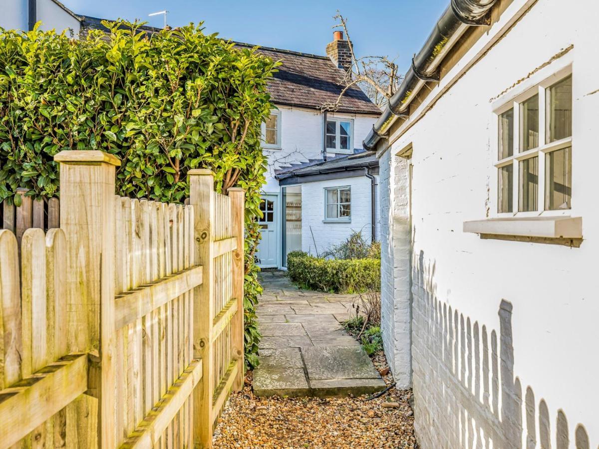Pass The Keys Charming Downland Cottage Chichester Exterior photo