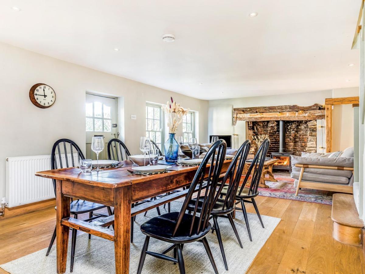 Pass The Keys Charming Downland Cottage Chichester Exterior photo
