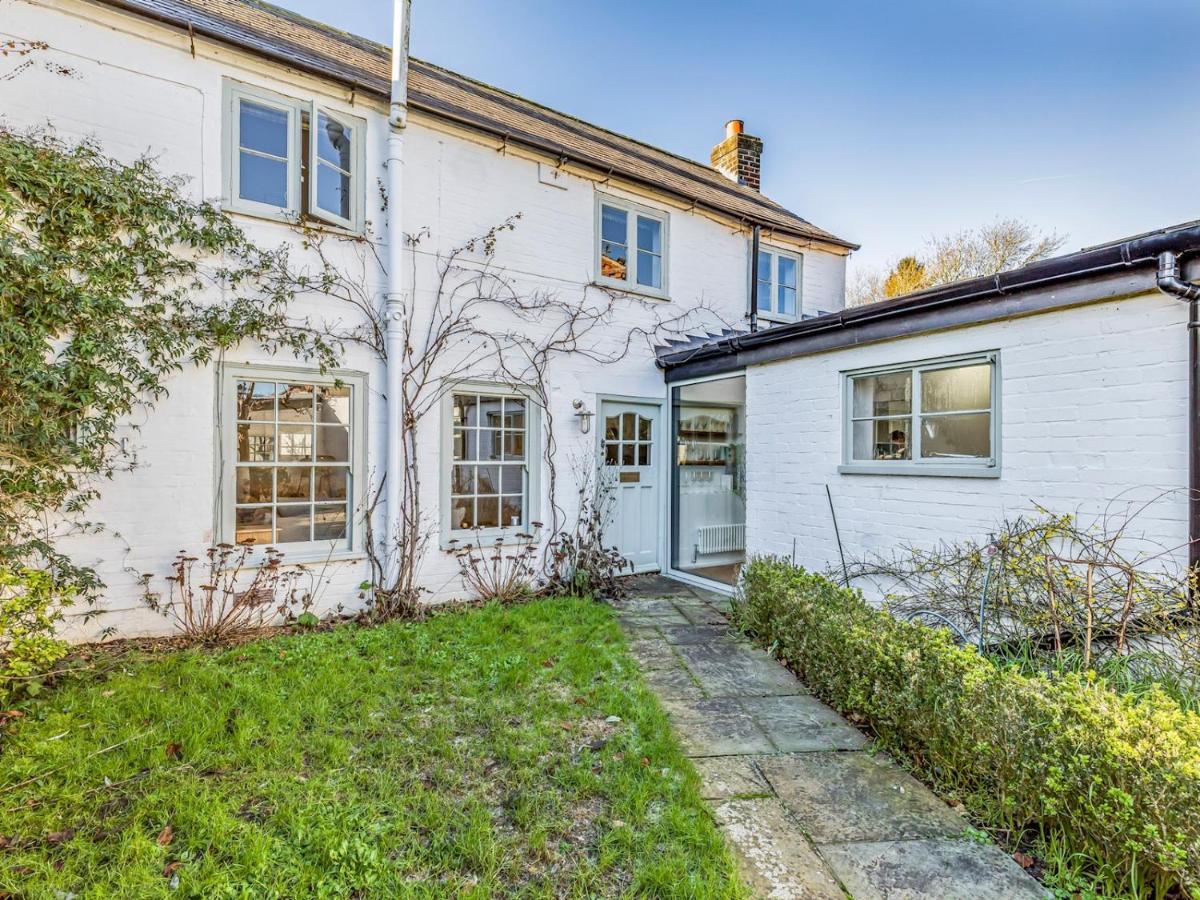 Pass The Keys Charming Downland Cottage Chichester Exterior photo