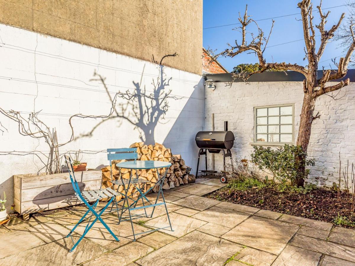 Pass The Keys Charming Downland Cottage Chichester Exterior photo